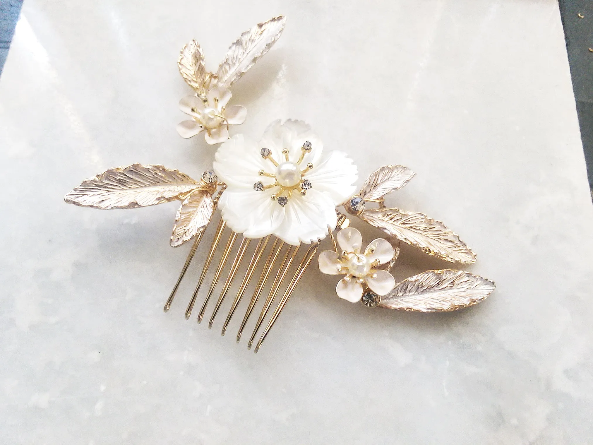 Vintage Mother of Pearl Floral Hair Comb